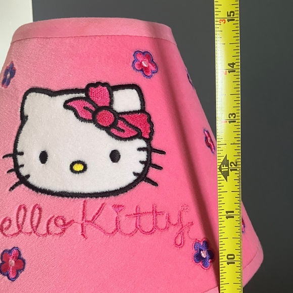 Hello Kitty Pink and Purple Flower Lamp - Picture 2 of 6